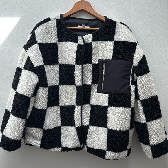 ASOS Urban Bliss checkerboard teddy borg jacket in black and cream - Picture 3 of 8